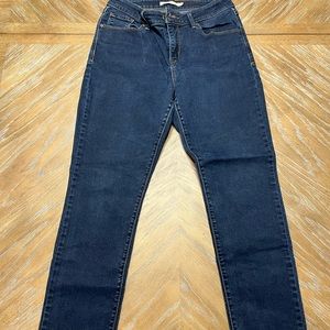 Levis jeans: womens size 8